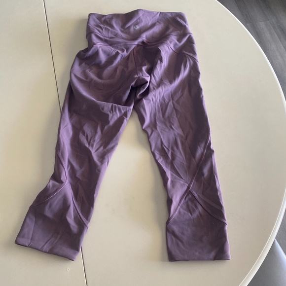 Lululemon In Movement Crop - Picture 2 of 2